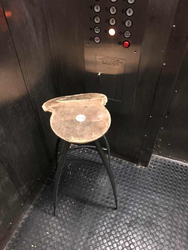 La chaise de l'opérateur de service pour la demande d'ascenseur à Manhattan...