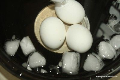 Sgusciare le uova facilmente