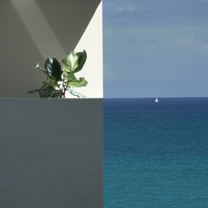 4. La ligne du balcon correspond parfaitement à la ligne de l'horizon.