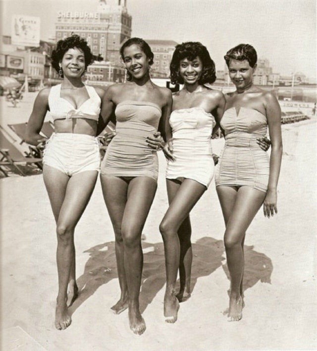 5. Even on the beach they were still stylish