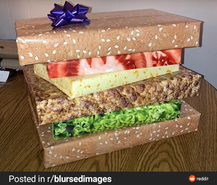 17. Il faut quelques secondes pour se rendre compte qu'il ne s'agit pas d'un sandwich appétissant, mais d'un coffret cadeau super-réaliste !
