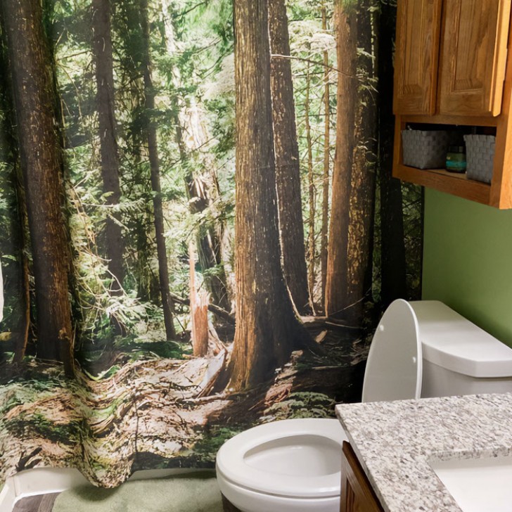 16. Quand la salle de bain est petite mais que vous la rendez aussi grande que... une forêt !
