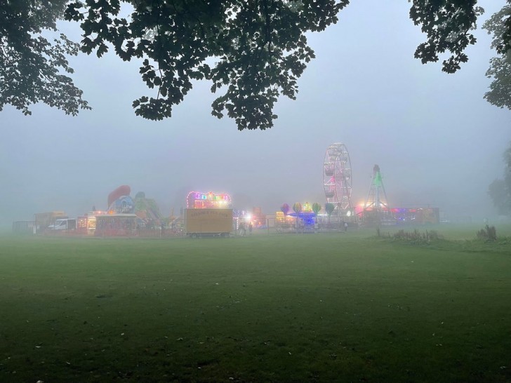 8. Luna park o strana "visione" in mezzo alla nebbia?
