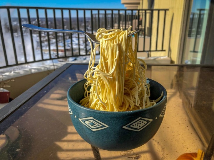 4. Wanneer je de spaghetti probeert af te koelen, maar het resultaat niet is wat je had gehoopt.