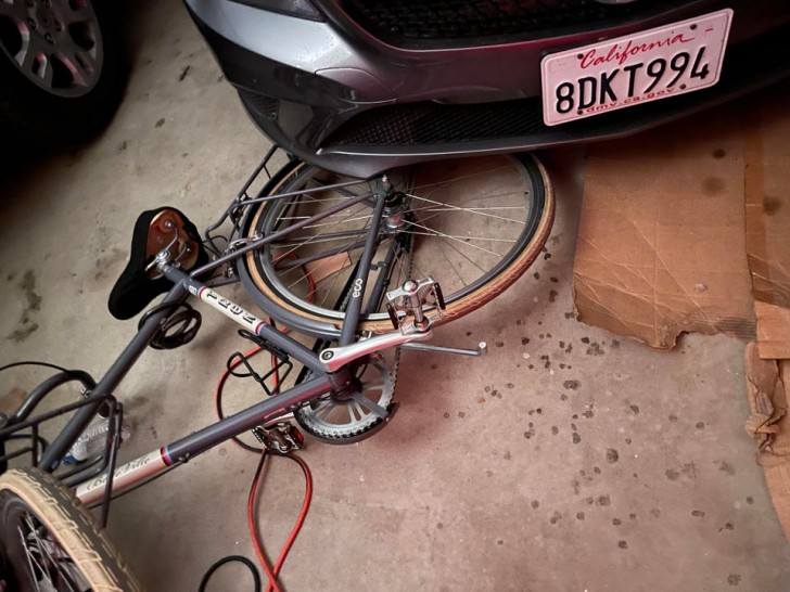 1. "Mijn kamergenoot heeft mijn fiets van $1000 in de garage laten vallen."