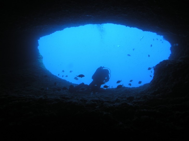 10. Una risposta piuttosto inquietante: le grotte sottomarine