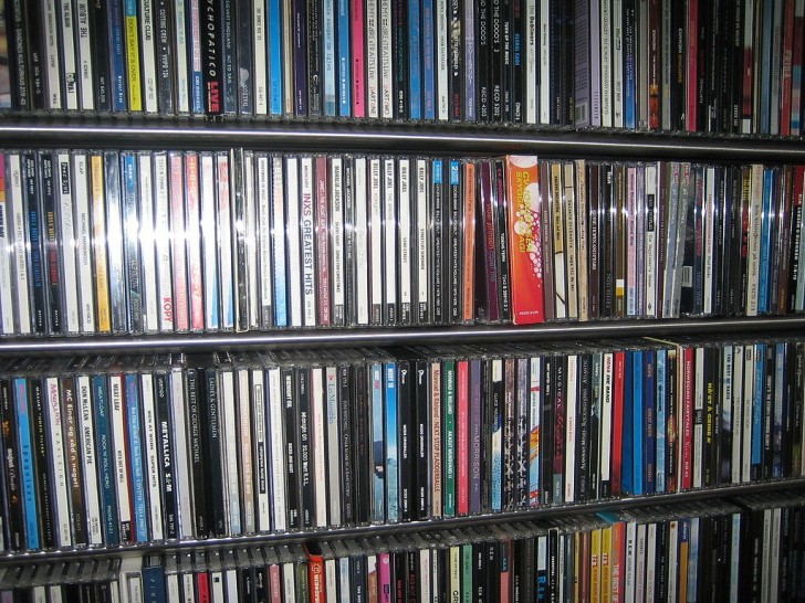 9. "La mia collezione di CD"