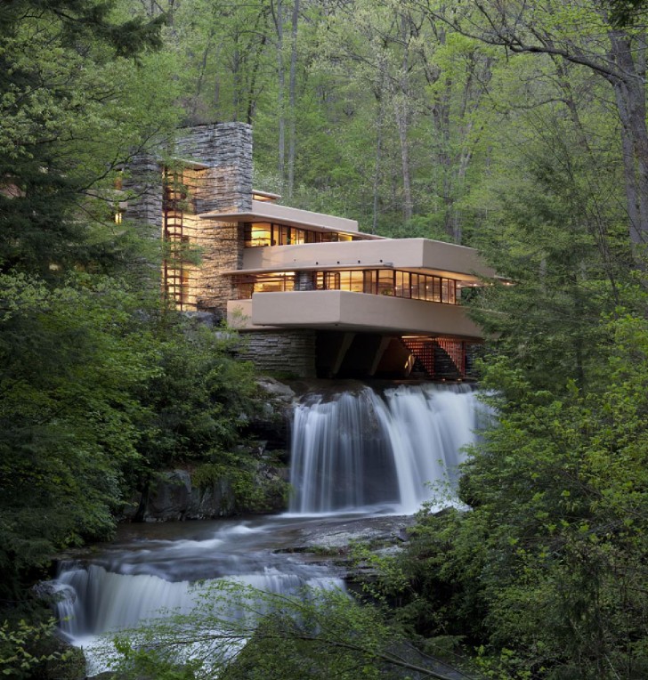 1. Das Haus am Wasserfall
