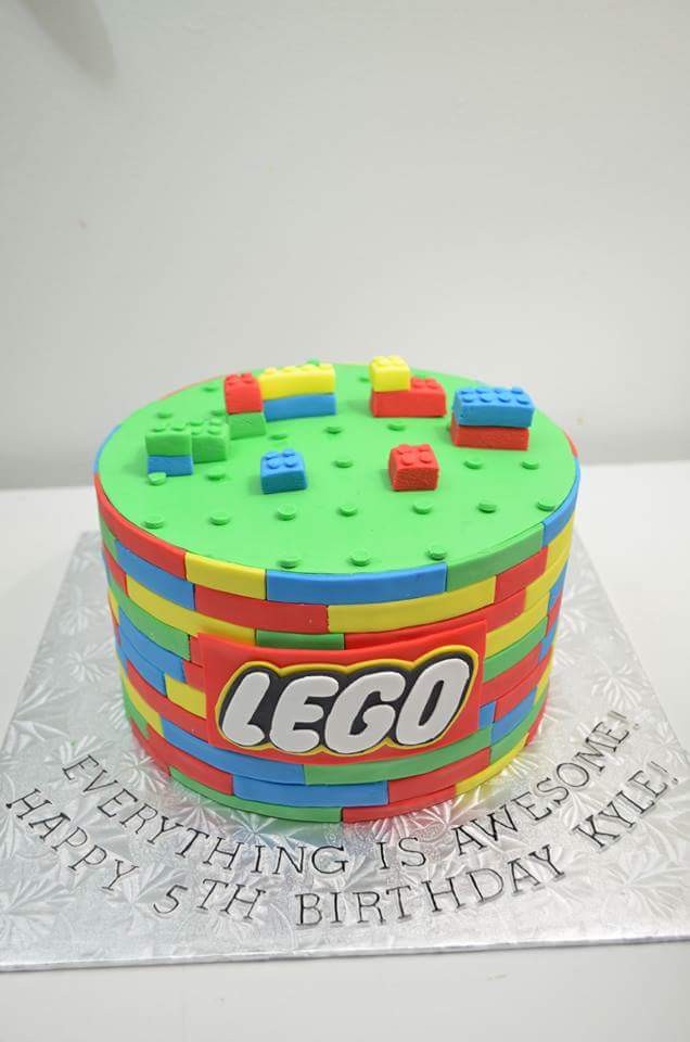 6. La torta Lego