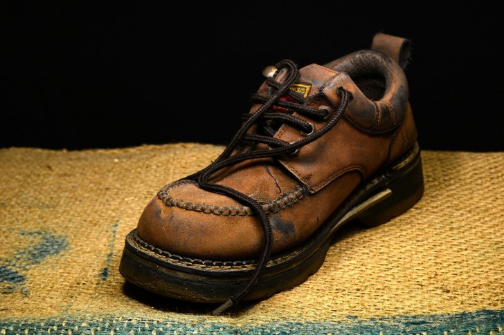 7. Oude of kapotte schoenen