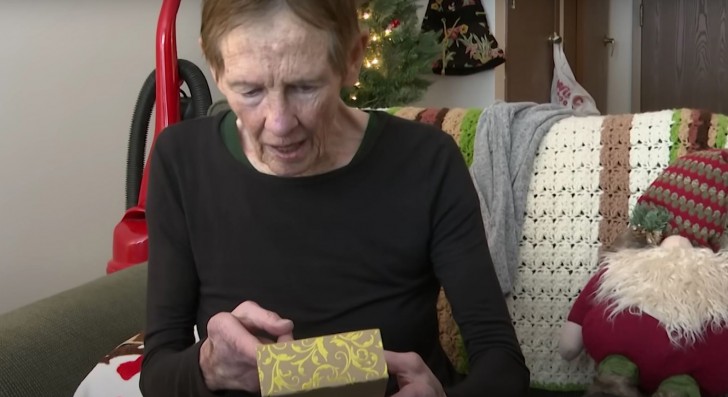De emotie van de oudere vrouw