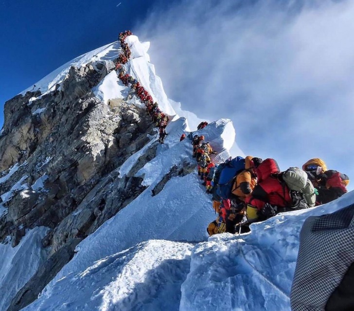 2. Raggiungere la vetta del monte Everest