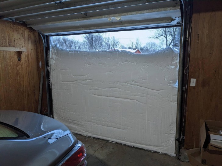 9. Una porta fatta di neve