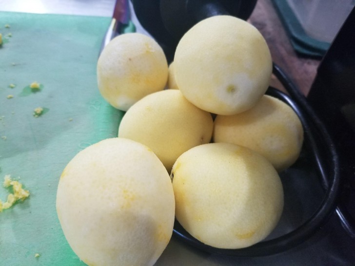 10. Caisse pleine de citrons