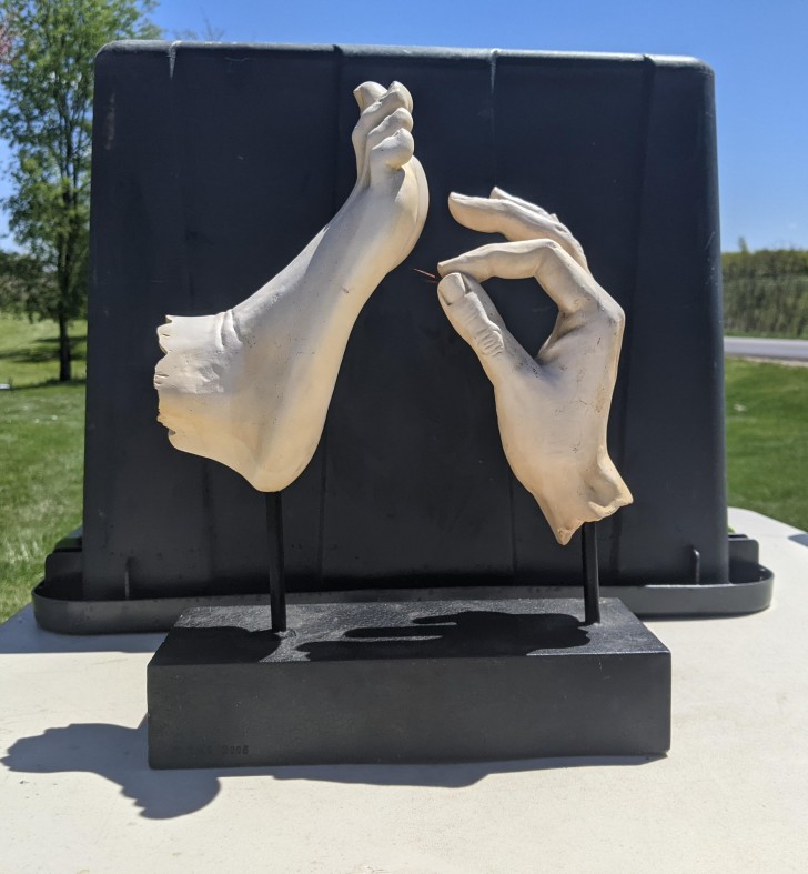 14. Eine Skulptur der modernen Kunst