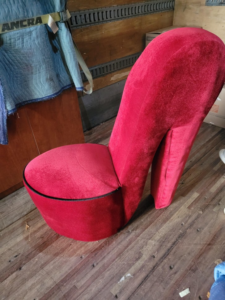 15. "Ein Sessel, den ich in meinem Büro gesehen habe".