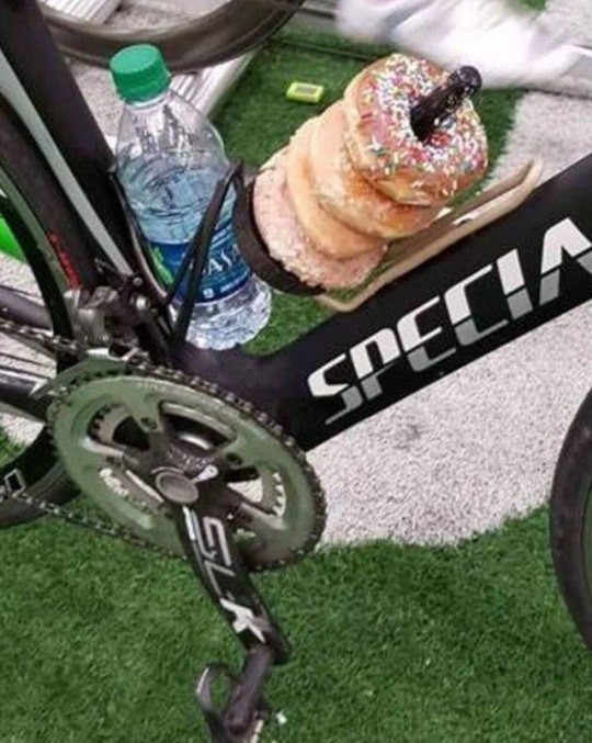 5. Un porte-donuts pour vélo, sommes-nous sûrs qu'ils ne se salissent pas comme ça ?