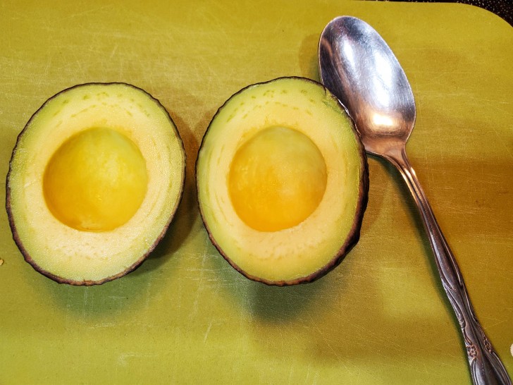 5. Wanneer het je lukt om een ​​avocado perfect te snijden: dat gebeurt zelden