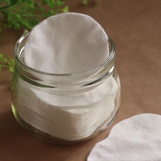 2. Make-Up remover pads