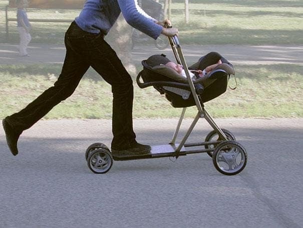 11. Você tem que levar seu filho para passear, mas está com pressa: aqui está um bom truque!