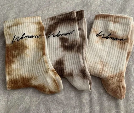 3. "Mijn vriendin heeft net deze sokken gekocht, maar ze zien er vies uit"