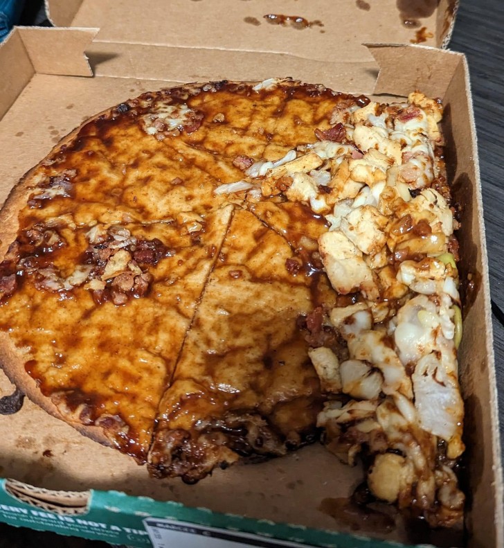 3. Quand on commande une pizza et qu'on reçoit quelque chose... d'étrange !