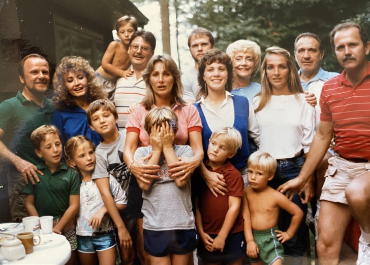 5. "J'ai gâché cette photo de famille de 1986"