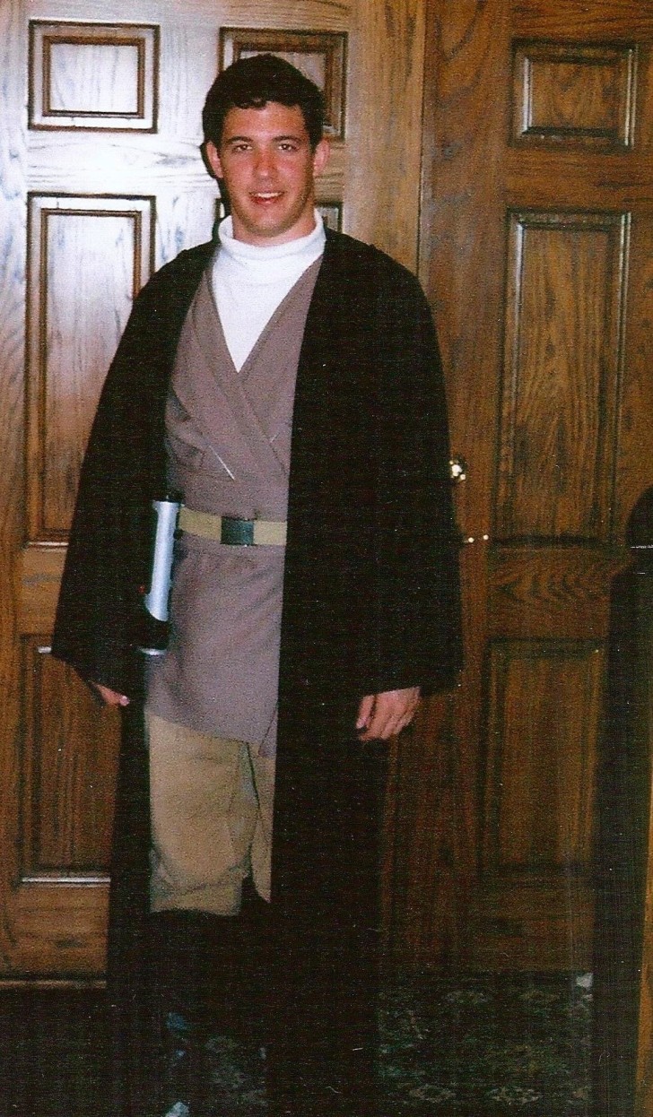 6. "När jag fortfarande var så pass ung att jag kunde fira Star Wars Day klädd som Jedi"