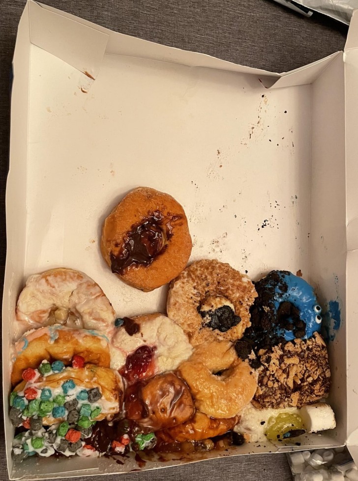 14. Wenn dein Mann dir Donuts bringt, aber nicht daran denkt, dass die Schachtel horizontal gehalten werden muss.