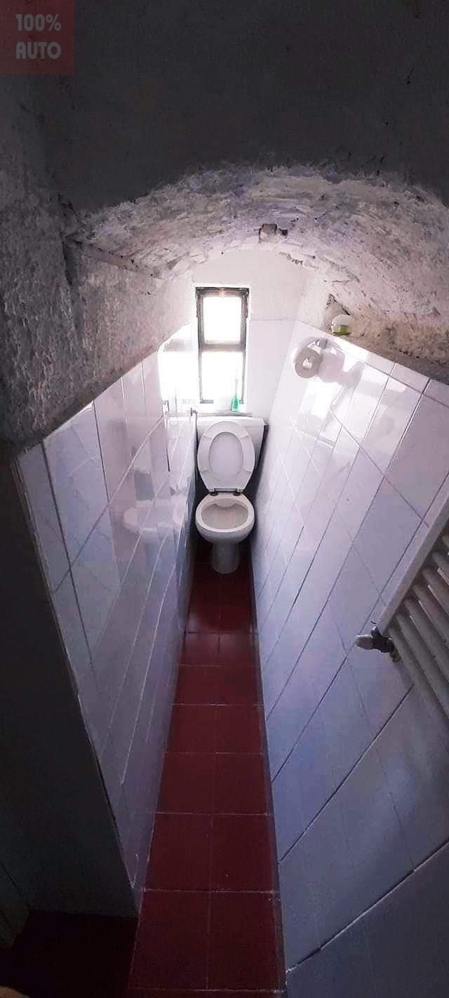 3. Ett badrum som definitivt inte rekommenderas för de som lider av klaustrofobi 😂