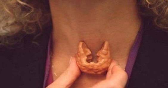 6 signes et symptômes pouvant indiquer une hypothyroïdie