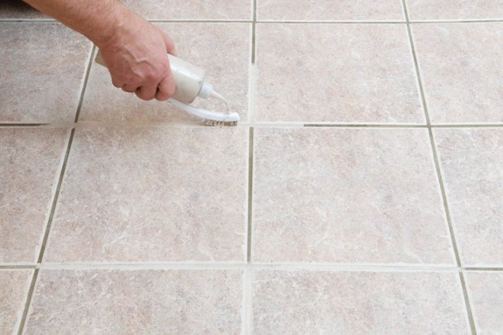 Use this hack to clean tile grouting without using too much effort or chemical detergents - 1