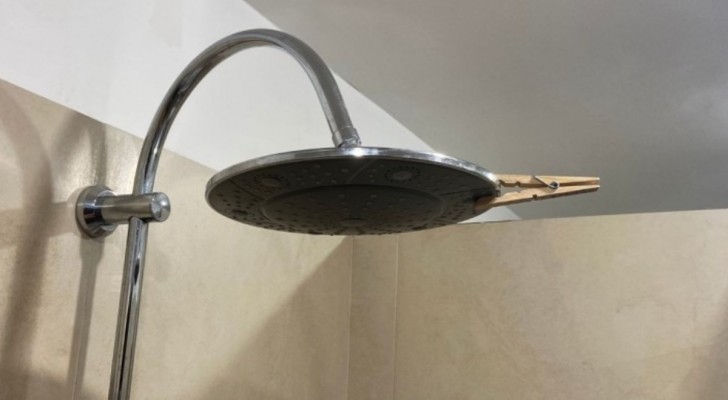 Il trucco della molletta sotto la doccia: come funziona?