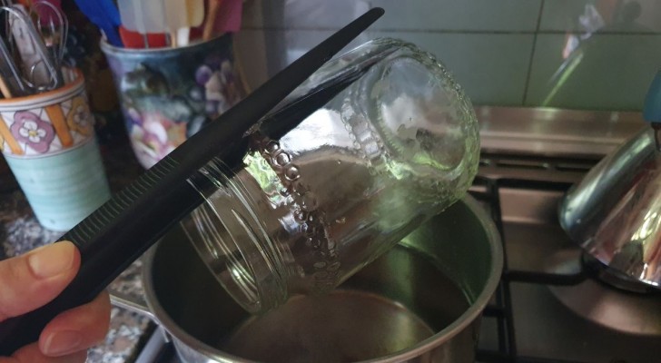 Come far sparire i germi e sterilizzare i barattoli di vetro