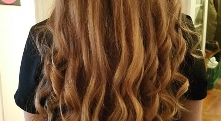 Schiarire i capelli in modo naturale senza parrucchiera si può