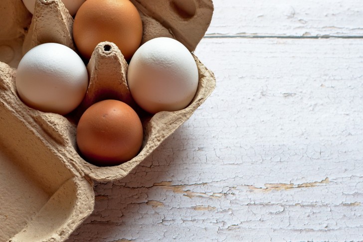 Le uova di gallina, prodotti immancabili in cucina