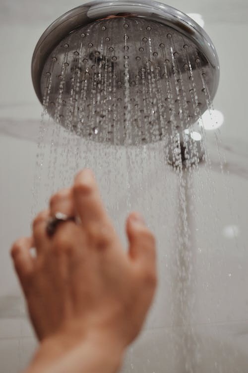 Är det skadligt för huden att duscha varje dag?