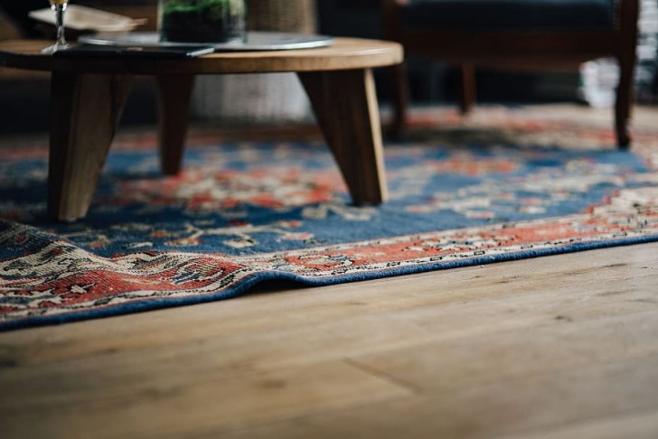 Verwijder onaangename geuren uit tapijten