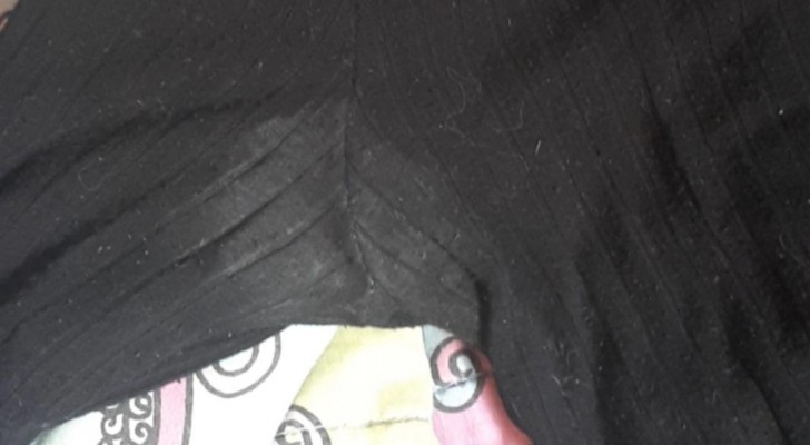 Eliminare le macchie di deodorante sui vestiti con due metodi decisamente originali!