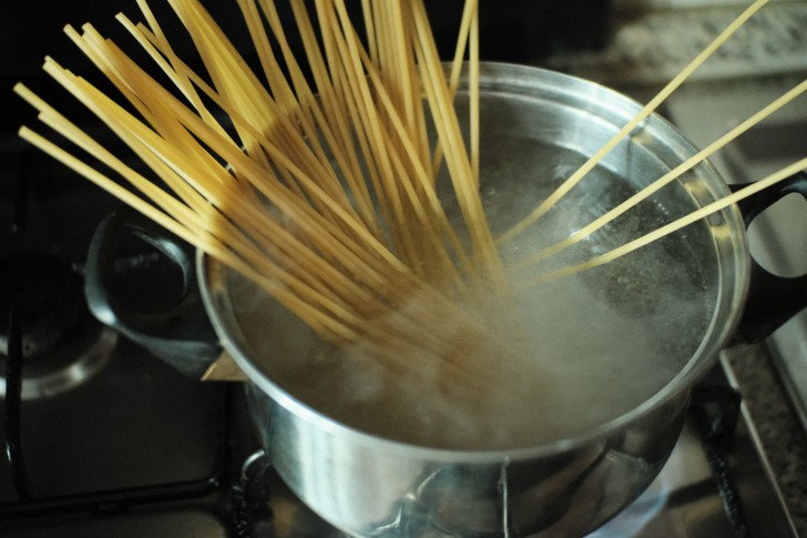 Warum man kein heißes Leitungswasser zum Kochen von Nudeln verwenden sollte