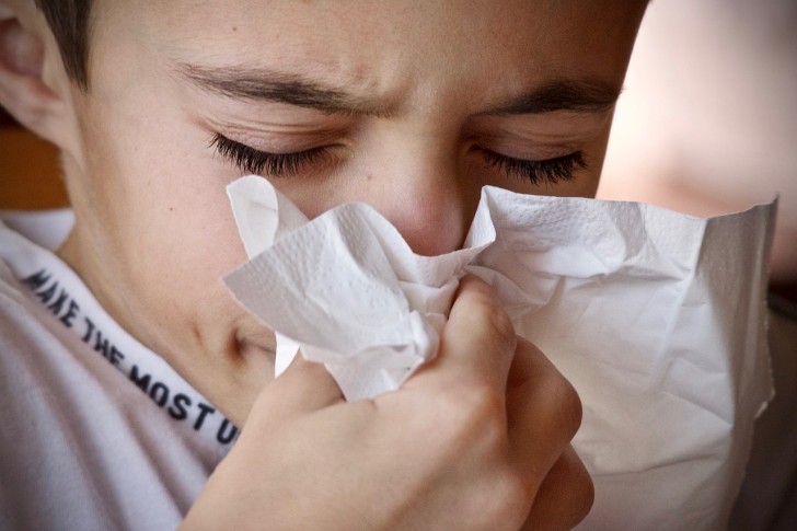 Wat is een verkoudheid en hoe lopen we het op?