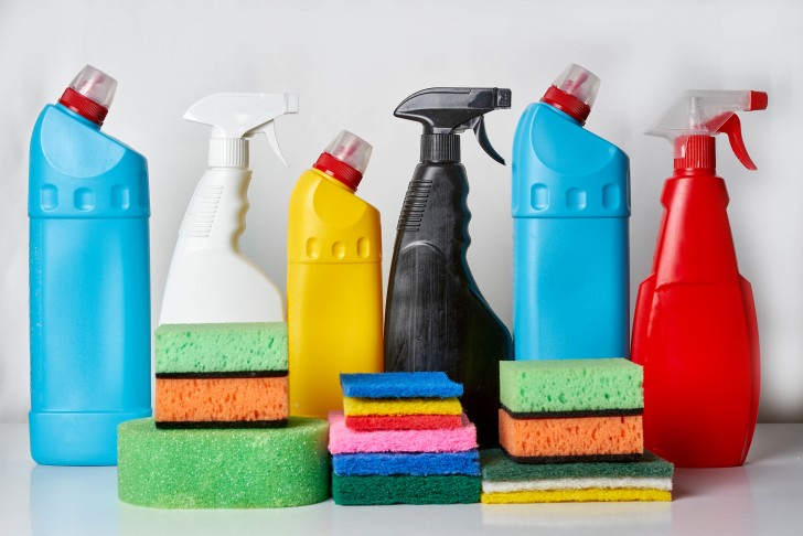 Quanti detersivi bisogna usare nelle pulizie di casa?