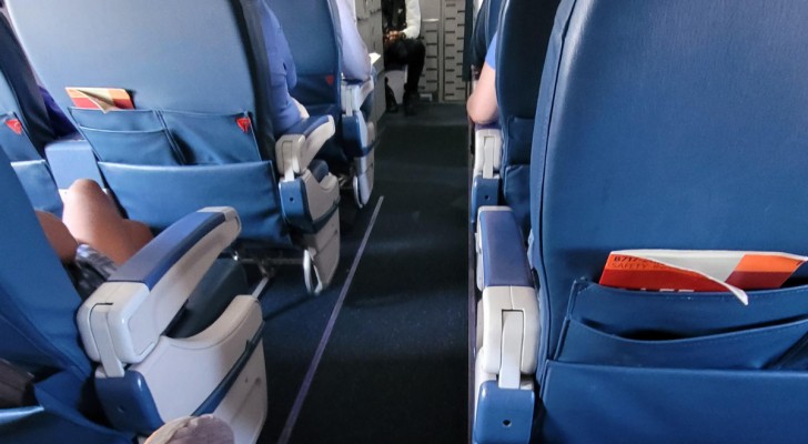Blå säten på flygplanen: andra fördelar