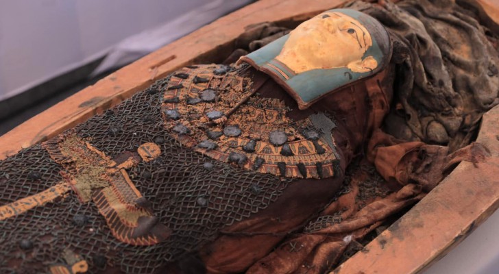 Begravningsreliker som hittades tillsammans med dödsboken i Egypten