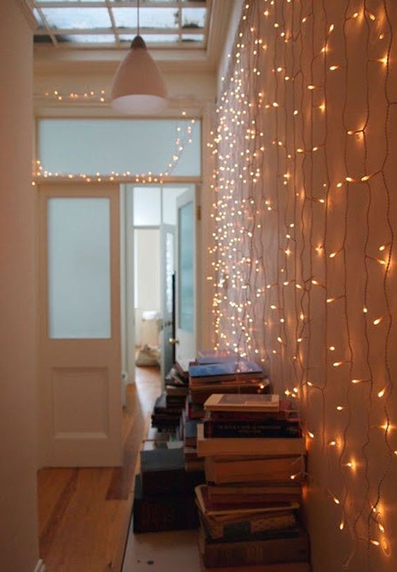 Utiliser les lumières pour décorer les murs à Noël