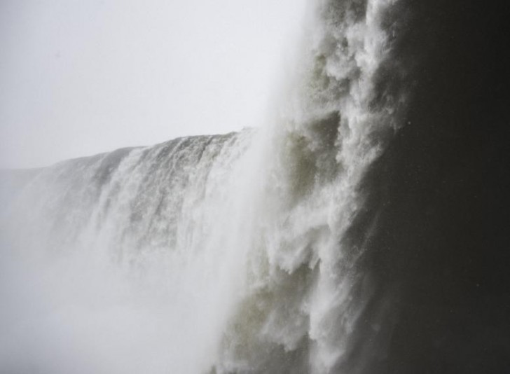 Een immense waterval maar onzichtbaar voor onze ogen