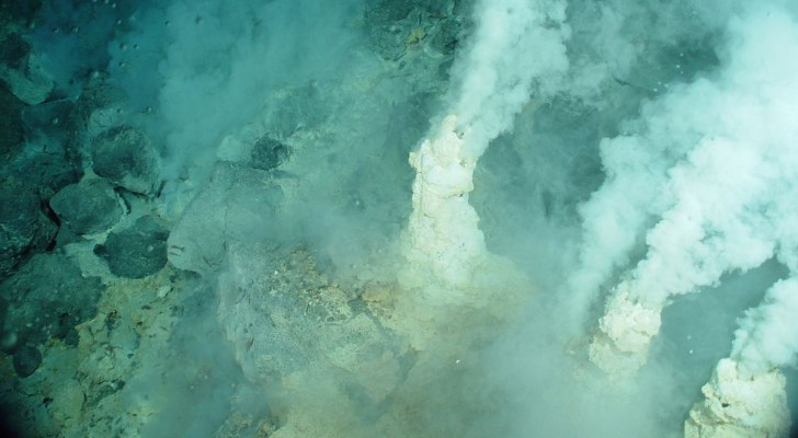 Existe-t-il un monde inconnu au centre de la Terre ?