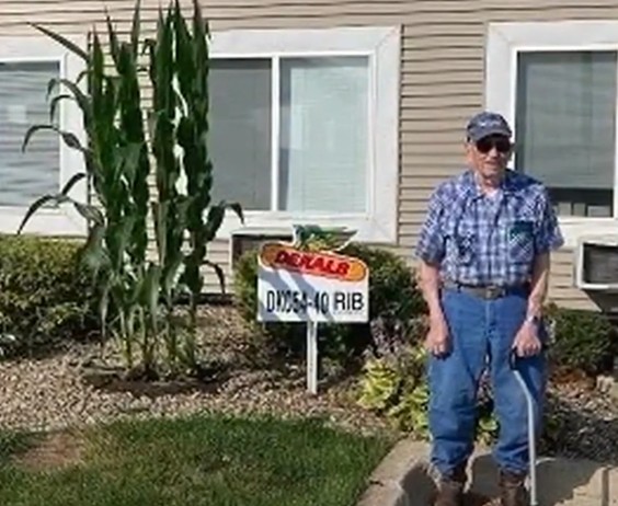 La storia di Bob, agricoltore di 95 anni ora in casa di riposo
