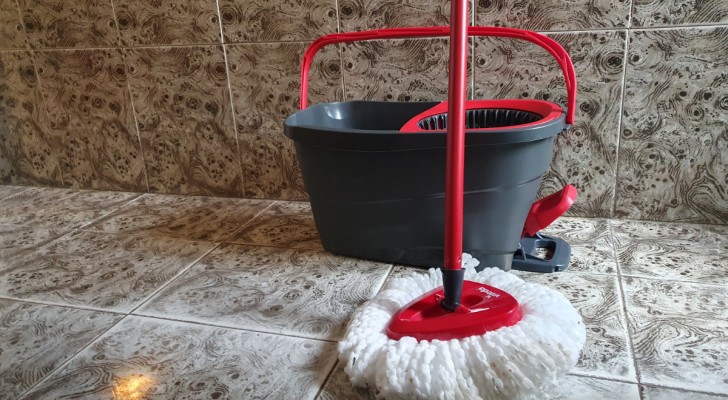 Une serpillière pour laver le sol : oui ou non?