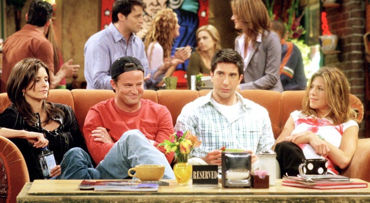 Nyöppnat Central Perk från Friends